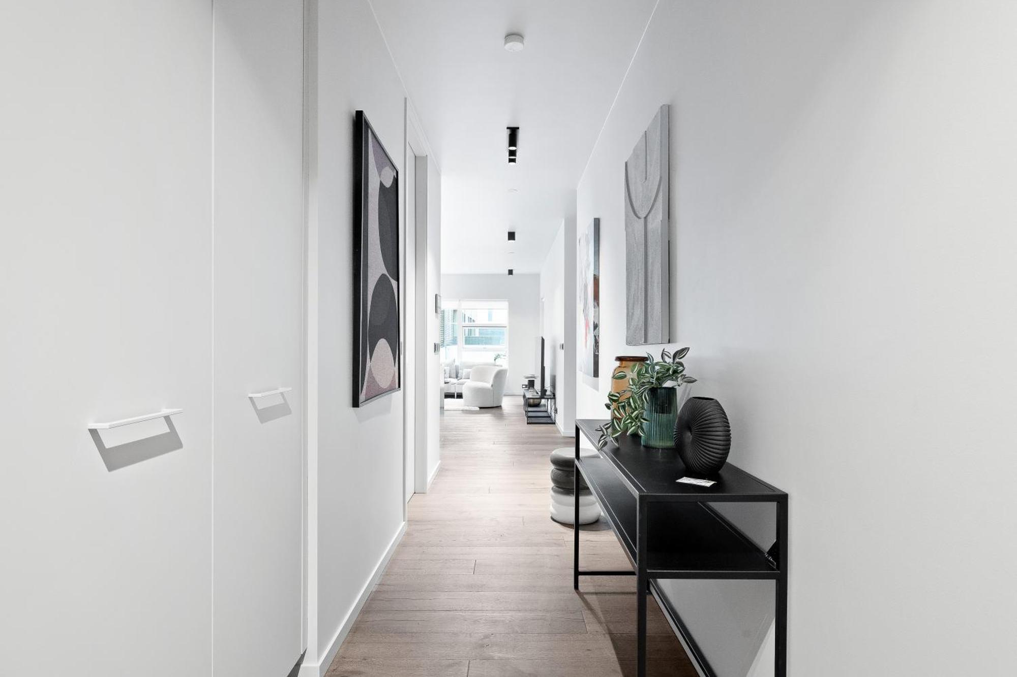Vibrant Hafnatorg I Spacious Property With Expansive Garage Reykjavik Exterior photo